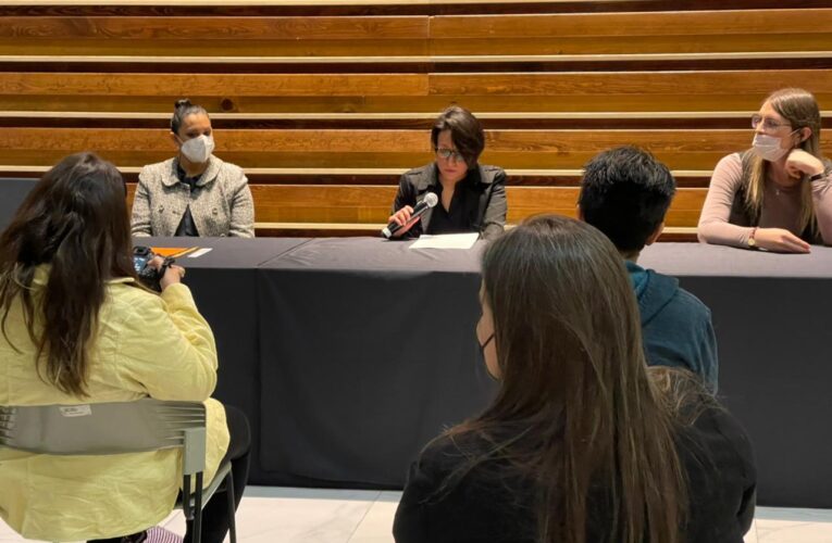 Dialogan mujeres sobre la influencia del arte contra la violencia de género