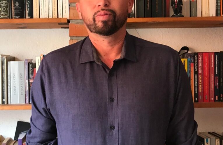 Gana escritor de Baja California Premio Bellas Artes de Crónica Literaria Carlos Montemayor 2022