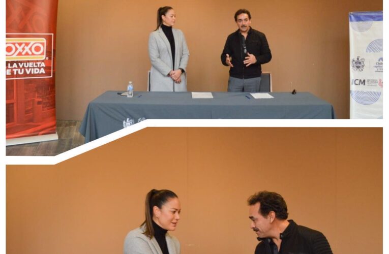 Firma Gobierno Municipal y OXXO convenio para renovar computadoras de la Mediateca