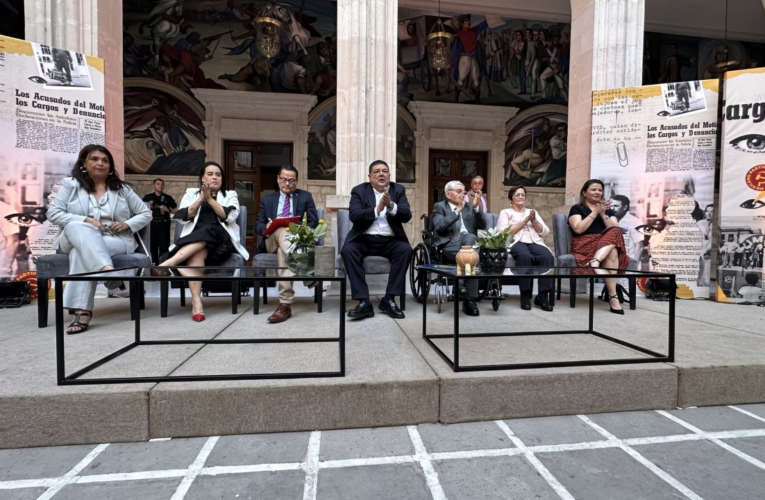 Presentan en Palacio de Gobierno el libro “El Puño de la Palabra”, del Dr. Javier Contreras Orozco