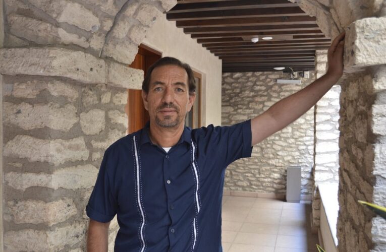 Gana escritor chihuahuense Rigoberto Martínez Escárcega el Premio Bellas Artes de Crónica Literaria “Carlos Montemayor” 2023
