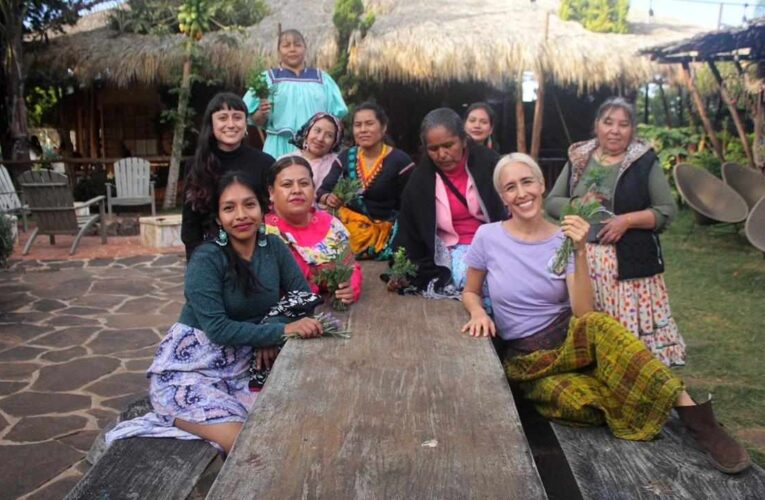 Participan maestras indígenas de Chihuahua en capacitación sobre el programa “Maestras de Niñas Sabias”